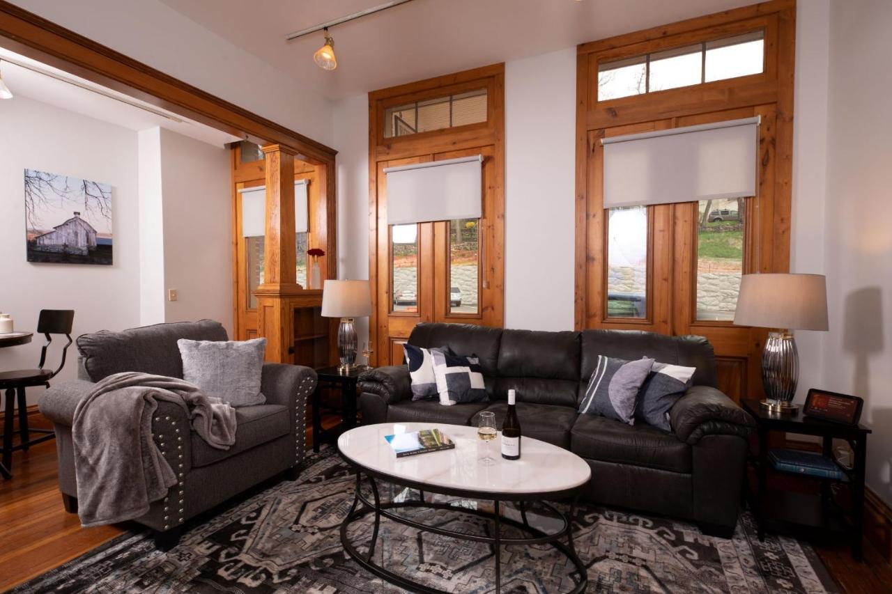 غالينا Riverboat Suites المظهر الخارجي الصورة