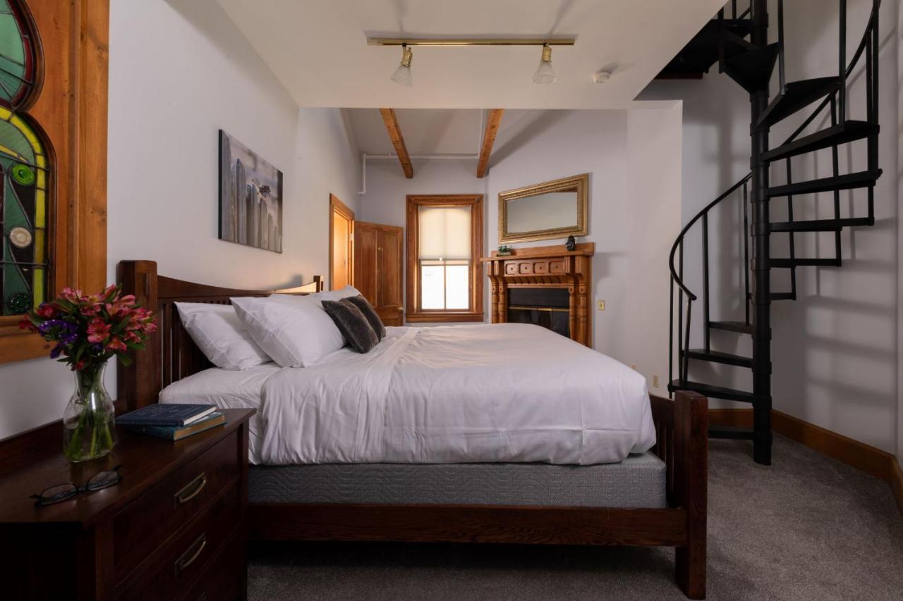 غالينا Riverboat Suites المظهر الخارجي الصورة