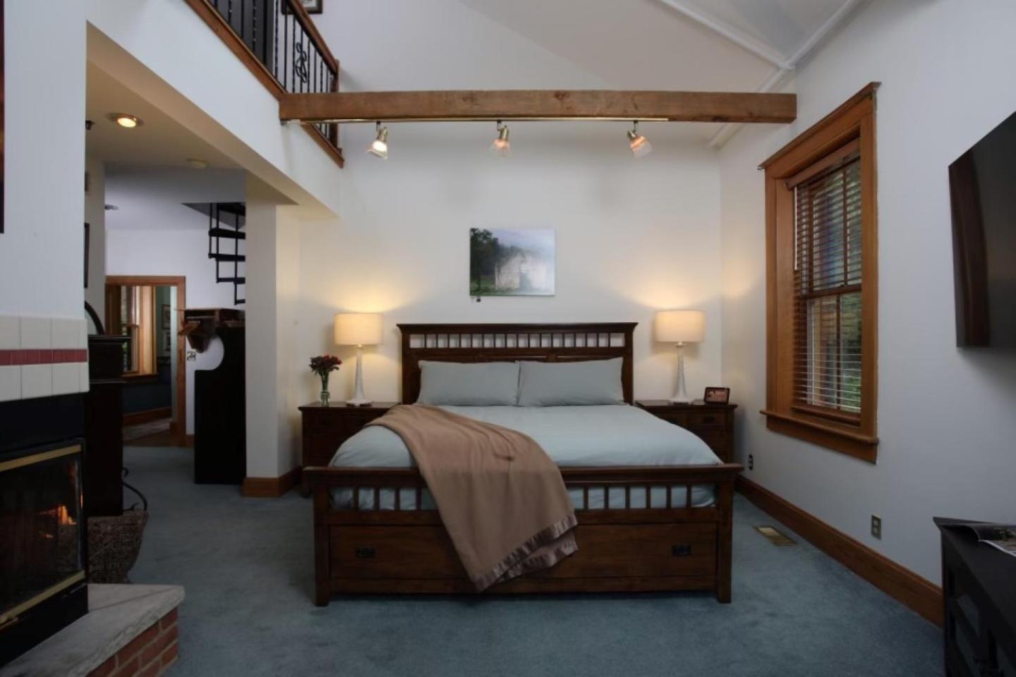 غالينا Riverboat Suites المظهر الخارجي الصورة